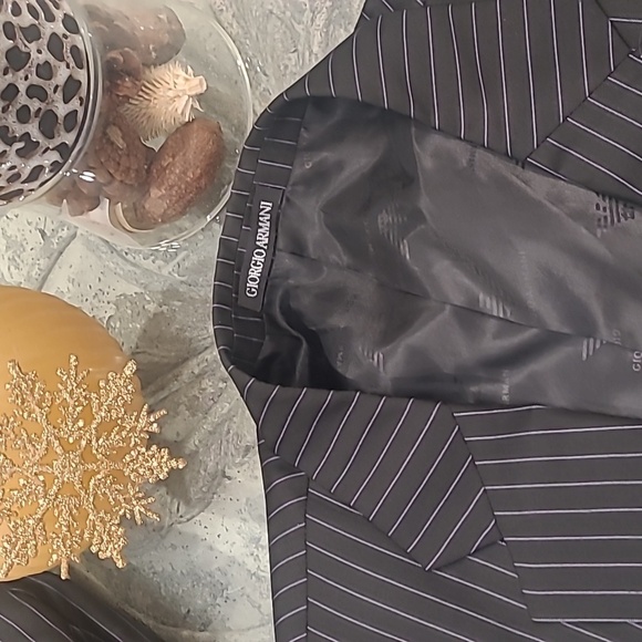 GIORGIO ARMANI Men's WOOL STRIPPED SUIT LARGE Like New - Picture 2 of 13